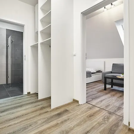 Apartman Trek By Mountain Ways *