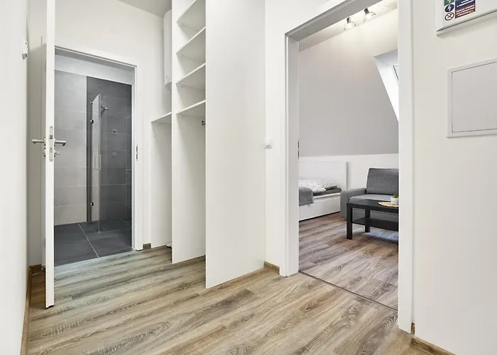 Apartman Trek By Mountain Ways *