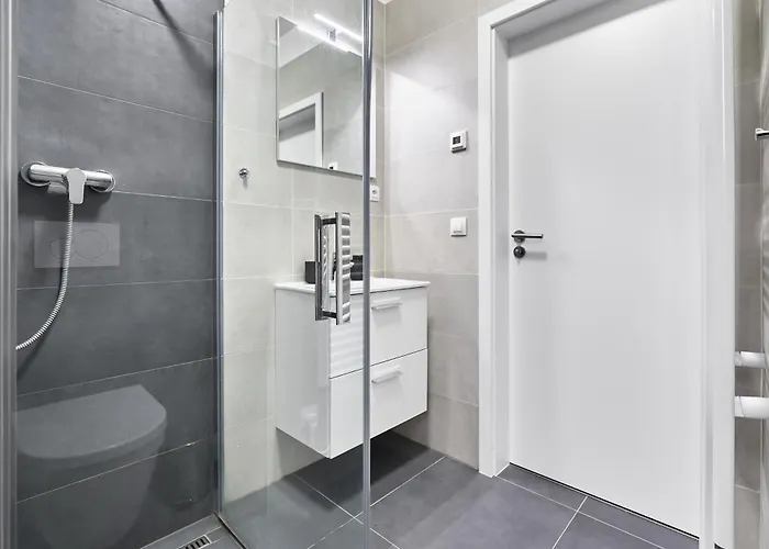 Apartman Trek By Mountain Ways